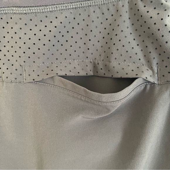 Nike Dri-Fit Gray Golf Skort size medium EUC back pocket air venting - Picture 9 of 14